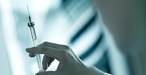Spritze, Impfung (shutterstock) Spritze, Impfung (shutterstock)