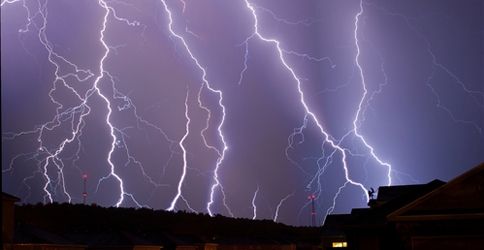 Gewitter über der Stadt Gewitter über der Stadt