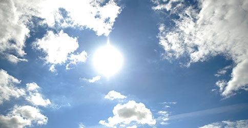 Sonne mit Wolken Sonne mit Wolken